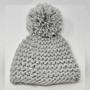 VINCE CAMUTO CHUNKY KNITWEAR CROCHET KNIT LIGHT GREY POM POM BEANIE HAT WOMEN OS